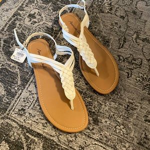 NWT American Eagle by Payless White Sandals Sz 9